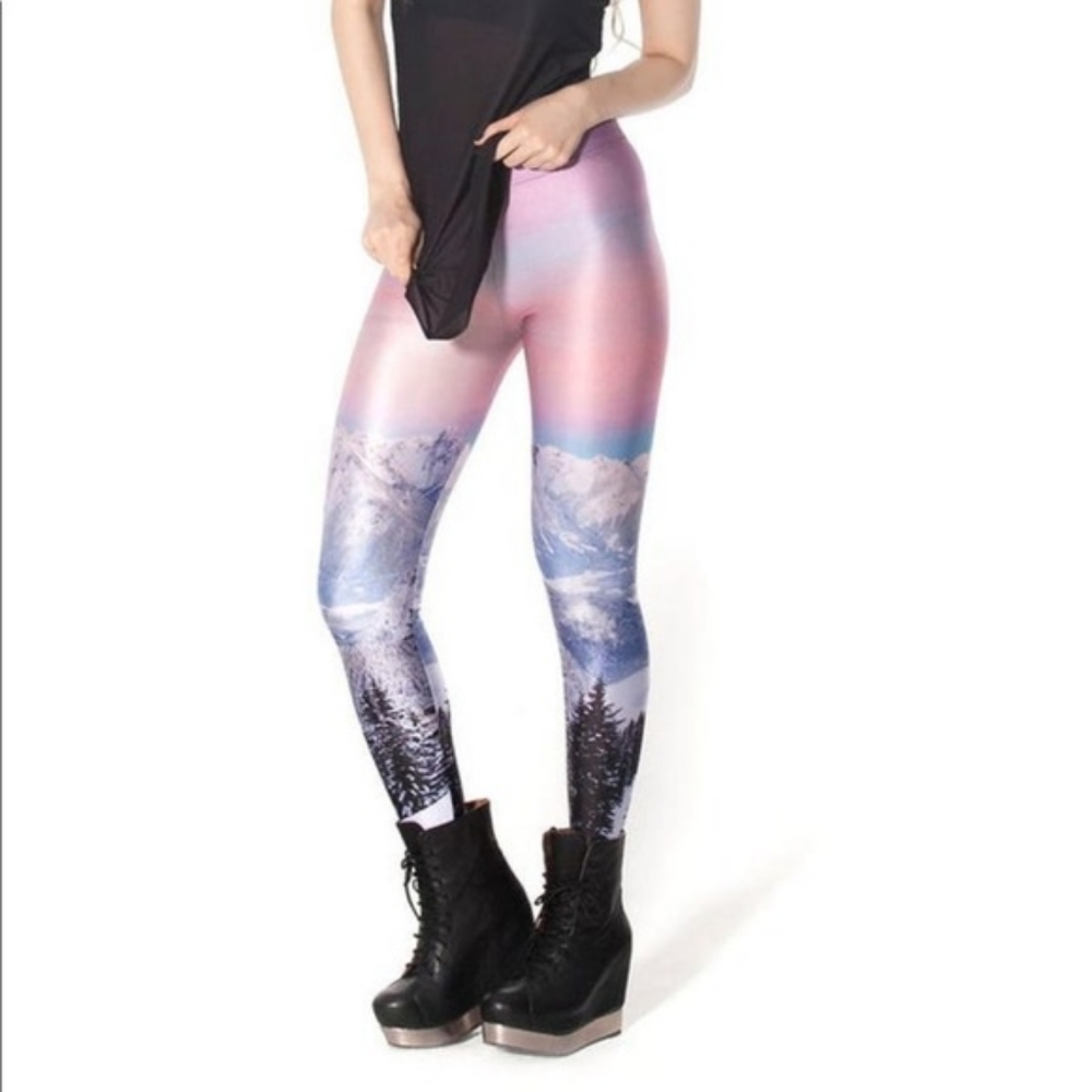 Blackmilk Mountains Pink Leggings Size L